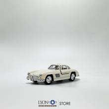 Load image into Gallery viewer, Mercedes Gullwing - Pullback Model Car
